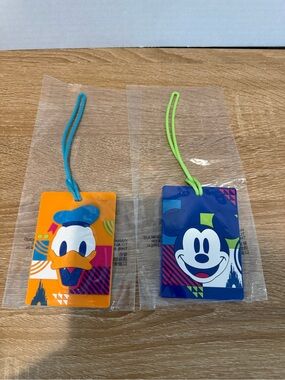 NWT Disneyland Hong Kong Mickey Mouse & Donald Duck Luggage Tag Silicone